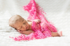 1_Cornebarrieu-photographe-nouveau-ne-naissance-GB-studiophoto.com_