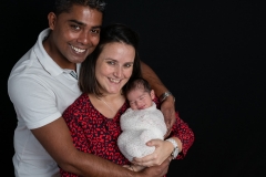 1_blagnac-photographe-nouveau-ne-famille-GB-studiophoto.com_