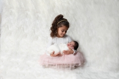 2_toulouse-photographe-de-naissance-fratrie-famille-GB-studiophoto.com_
